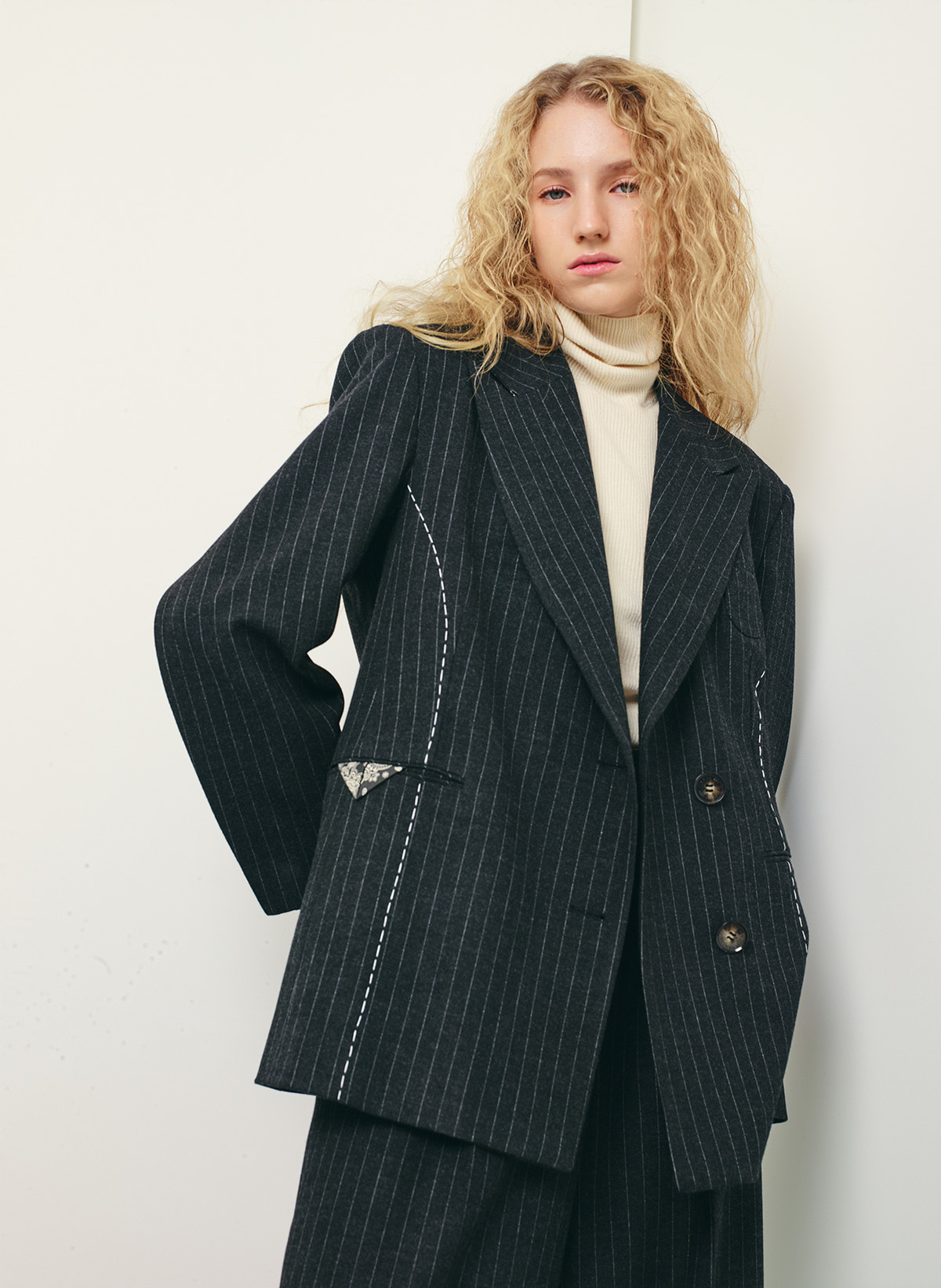 [마마무 휘인,이유리 착용] wool stripe jacket - dark gray
